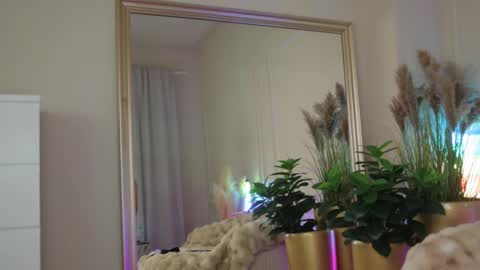 Anna online show from March 13, 8:37 pm