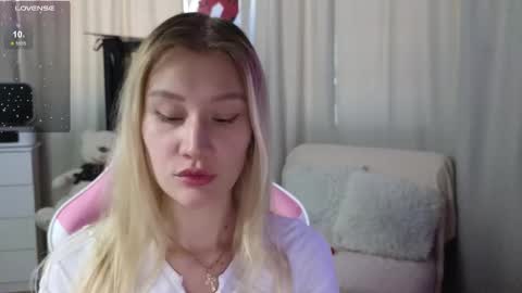 Anna Nolan online show from September 17, 6:26 am