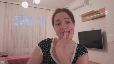 Anna online show from April 4, 12:02 pm