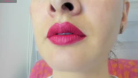 Snapshot of _antomouth_paradise chatting on June 22, 4:48 pm antonia online show from June 22, 4:48 pm