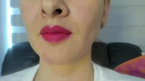 Snapshot of _antomouth_paradise chatting on June 26, 7:18 pm antonia online show from June 26, 7:18 pm