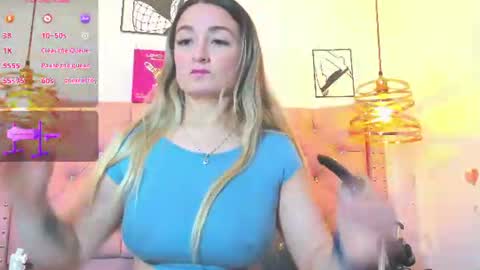 Snapshot of _antonella_11 chatting on July 14, 10:37 pm _antonella_11 online show from July 14, 10:37 pm