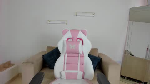    online show from November 24, 12:27 pm