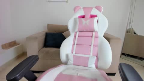    online show from February 11, 1:27 pm