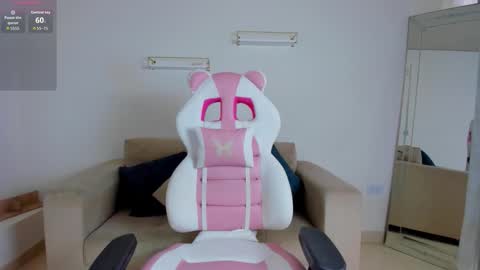    online show from March 17, 12:19 pm