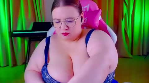 _ariaakashi_ online show from August 2, 9:41 am