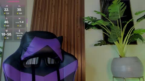   online show from February 4, 12:55 pm