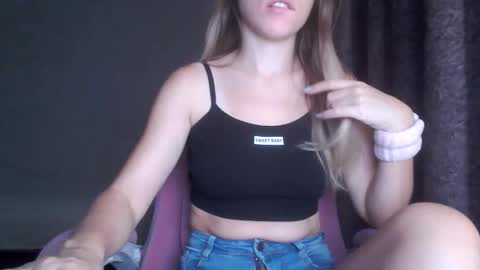 Ashlee Bond online show from October 17, 10:45 pm