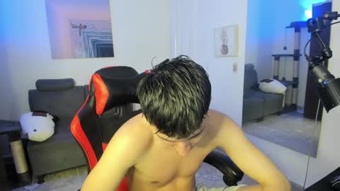 B L A K E online show from January 10, 7:04 am