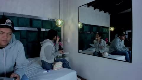 _bonnyandclyde online show from March 2, 11:28 am