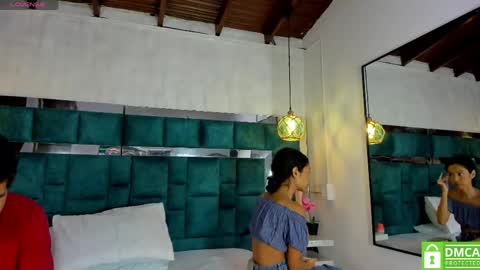 _bonnyandclyde online show from May 24, 1:38 pm