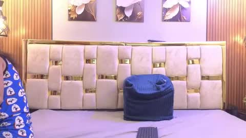 Caroline online show from April 8, 10:26 am