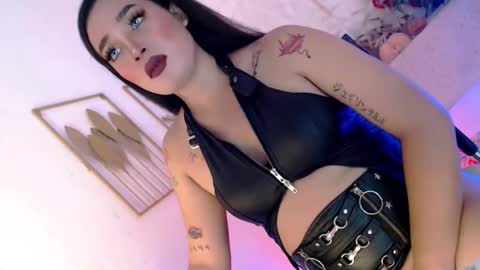 Snapshot of _caroline69 chatting on February 11, 7:02 am Caroline online show from February 11, 7:02 am