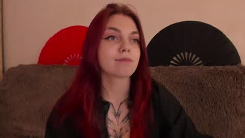 Snapshot of _caroline_coy chatting on June 10, 12:04 pm Caroline online show from June 10, 12:04 pm
