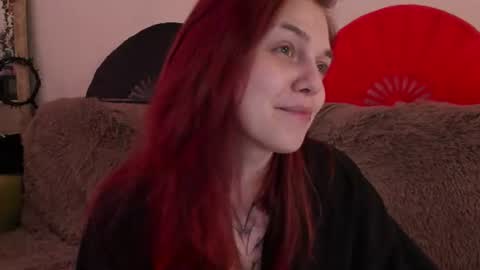 Snapshot of _caroline_coy chatting on June 27, 12:44 pm Caroline online show from June 27, 12:44 pm