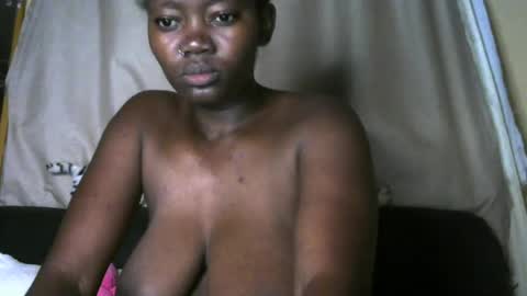 Snapshot of _cheeky_booty chatting on July 2, 2:22 am bubbly ass online show from July 2, 2:22 am