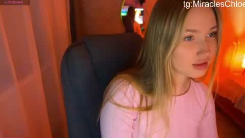 _chloe_miller_ online show from July 18, 6:45 pm