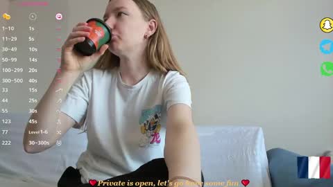 Sophie online show from April 27, 8:23 am