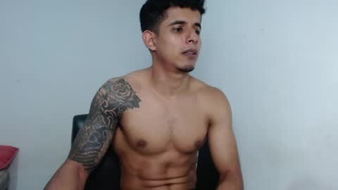  crissgex  online show from April 18, 4:38 am