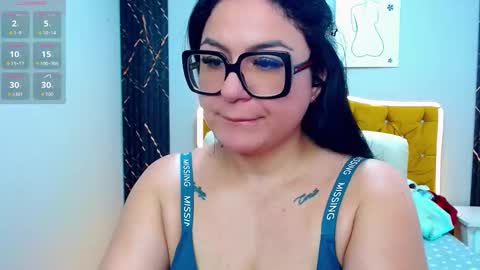Snapshot of _curvy_mature_ chatting on February 3, 5:51 pm _curvy_mature_ online show from February 3, 5:51 pm