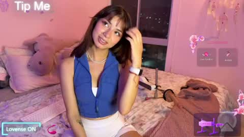 _cute_isabella_ online show from May 27, 11:35 pm