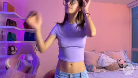 Snapshot of _cute_isabella_ chatting on May 31, 11:06 pm _cute_isabella_ online show from May 31, 11:06 pm