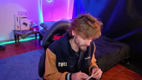 Snapshot of _delacruz911_ chatting on December 15, 12:09 pm delacruz online show from December 15, 12:09 pm