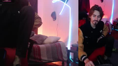 Snapshot of _delacruz911_ chatting on December 22, 7:38 am delacruz online show from December 22, 7:38 am