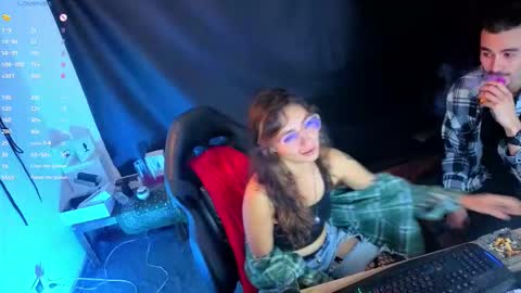 Snapshot of _delacruz911_ chatting on February 3, 2:53 am delacruz online show from February 3, 2:53 am