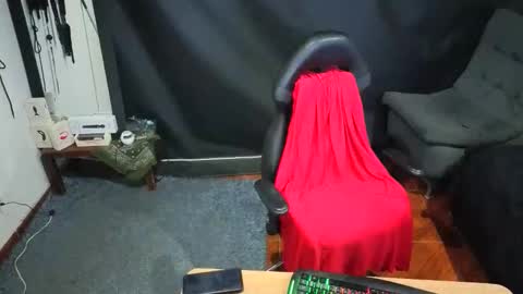 Snapshot of _delacruz911_ chatting on February 9, 12:47 am delacruz online show from February 9, 12:47 am