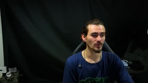 Snapshot of _delacruz911_ chatting on February 13, 10:39 pm delacruz online show from February 13, 10:39 pm