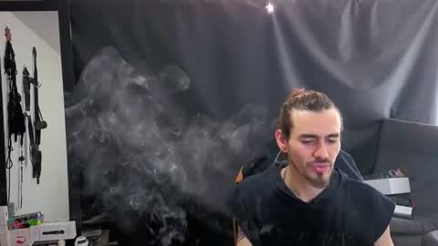 Snapshot of _delacruz911_ chatting on February 15, 2:25 pm delacruz online show from February 15, 2:25 pm