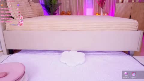 Just Dia online show from January 7, 7:05 pm