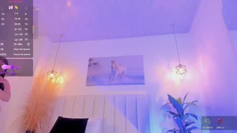 Emily Queen online show from May 26, 5:58 am