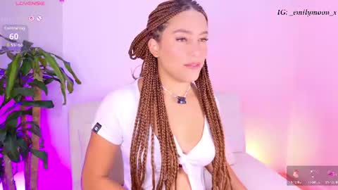 Snapshot of _emilymoon_x chatting on July 11, 1:19 am Emi online show from July 11, 1:19 am
