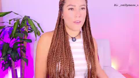 Snapshot of _emilymoon_x chatting on July 15, 1:11 am Emi online show from July 15, 1:11 am