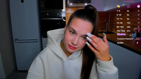 Alice online show from December 13, 5:21 pm