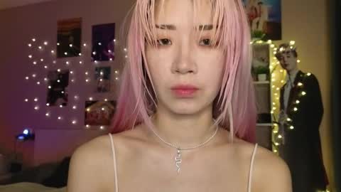 EveEva online show from March 27, 5:35 am