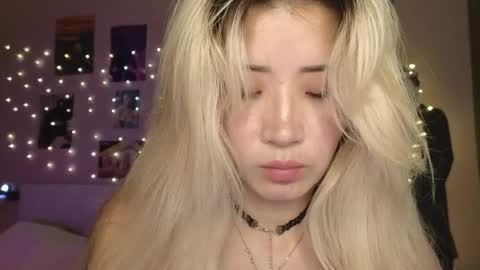EveEva online show from May 27, 1:57 am