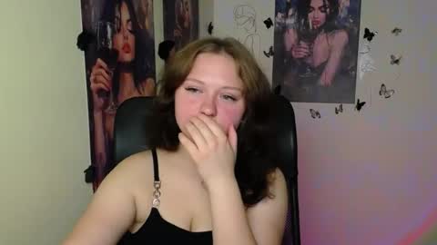 Snapshot of _foxy_lady chatting on July 21, 6:16 am Alice online show from July 21, 6:16 am