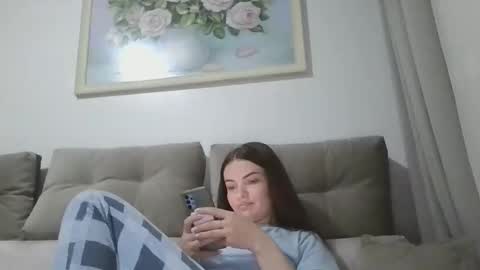 Criss4u online show from April 8, 6:52 pm