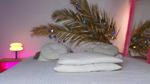 Holly online show from February 17, 7:26 am