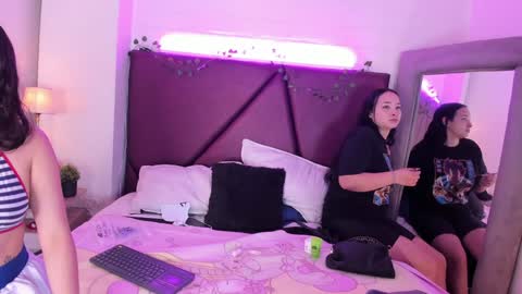 Snapshot of _isabella_2 chatting on December 7, 12:56 pm Isa online show from December 7, 12:56 pm