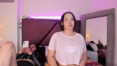 Snapshot of _isabella_2 chatting on December 23, 5:00 pm Isa online show from December 23, 5:00 pm