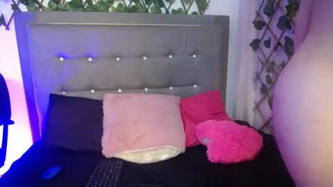 Ivone online show from June 26, 1:21 am
