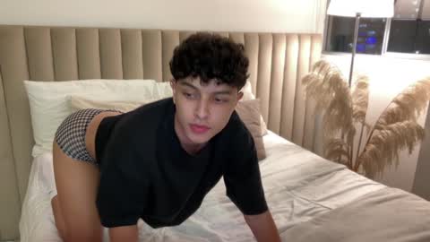 Snapshot of _johan chatting on December 5, 12:19 am Johan online show from December 5, 12:19 am