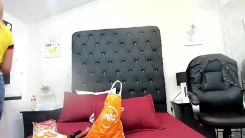 Snapshot of _johnson_alana chatting on June 24, 12:53 am _johnson_alana online show from June 24, 12:53 am