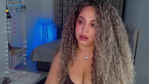 _just_a_queen_3 online show from January 10, 6:31 pm