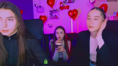 _kellykitten_ online show from March 4, 9:59 am