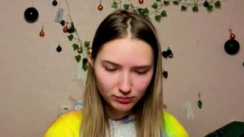 _kikiclark_ online show from February 7, 6:22 pm